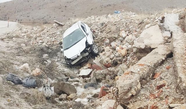 Kastamonu plakalı otomobil Malatya'da kaza yaptı: Yaralılar var!