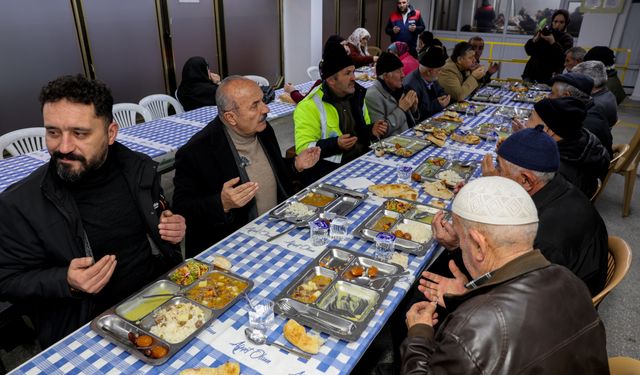 Taşköprü Belediye Başkanı Arslan ilk iftarını vatandaşlarla yaptı