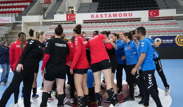 A Milli Takım Çekya maçının hazırlıklarını Kastamonu'da sürdürdü