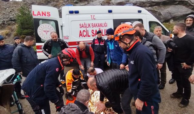 Köy yolunda korkutan kaza: Araç 100 metrelik uçuruma yuvarlandı