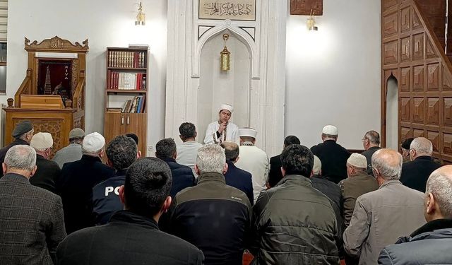 Kastamonu’nun ilçesinde asırlık teravih geleneği yeniden yaşatıldı