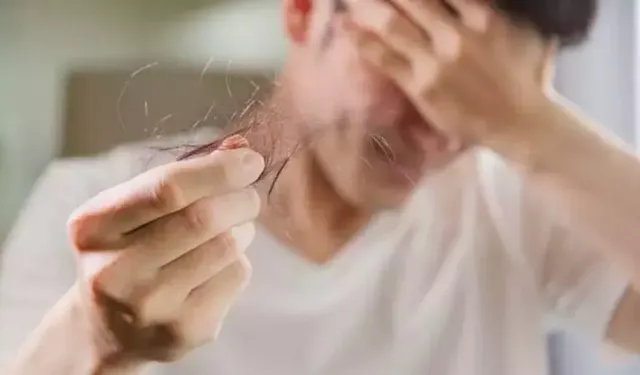 Her gün 100 tel saç dökülmesi normal mi? Uzmanlar yanıtlıyor