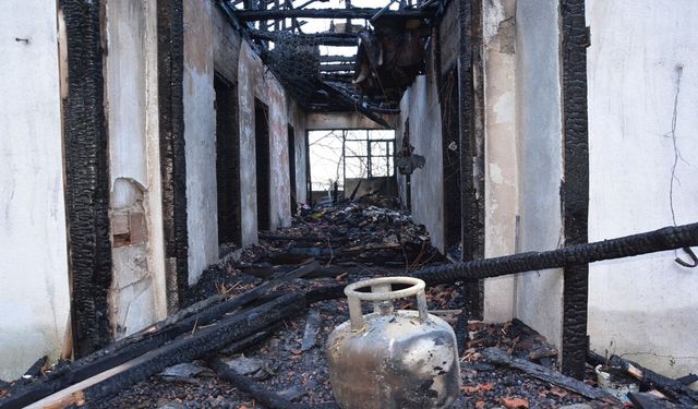 Kastamonu’da korkutan yangından geriye bu görüntüler kaldı