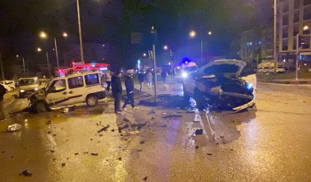 Kastamonu’da gece saatlerinde feci kaza!