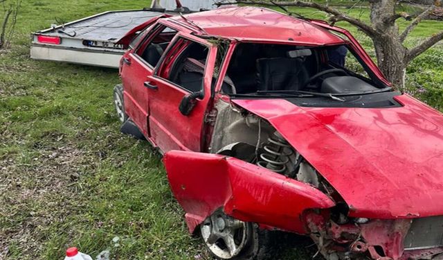 Feci kaza: Kastamonulu sürücü Karabük'te bahçeye uçtu!