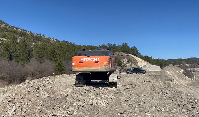 Kastamonu'da hırsızlık: İş makinesinden 700 litre yakıt ve parçalarını çaldılar!