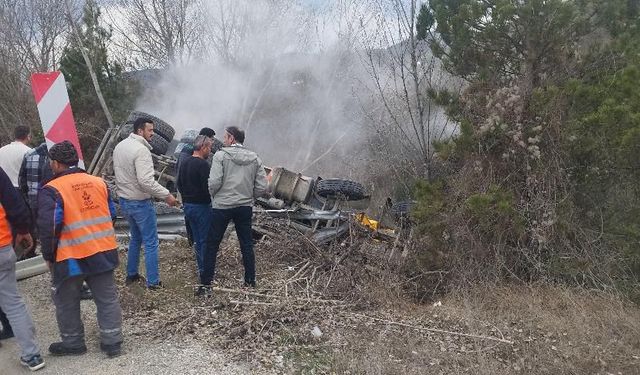 Kastamonu'da tır kazası: Sürücü yaralandı