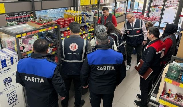 Kastamonu’da zabıtalar halk sağlığı için sahada