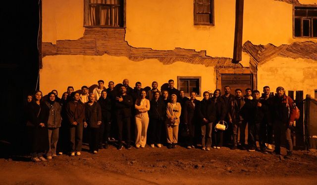 Üniversiteli öğrenciler Kastamonu'nun köyünde kurulan sofrada iftar yaptı