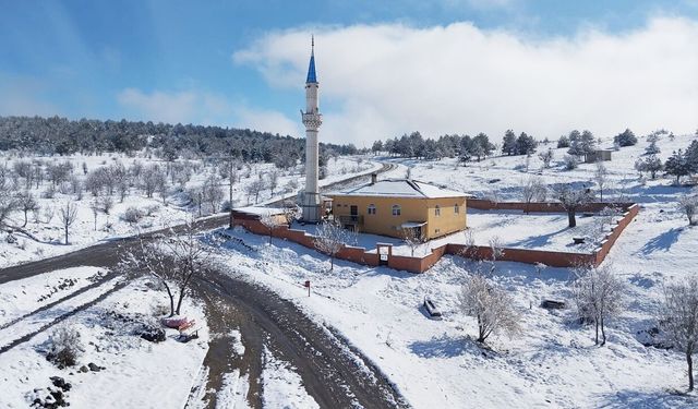 Taşköprü'de bazı bölgelerde kar kalınlığı 20 santimetreye yaklaştı