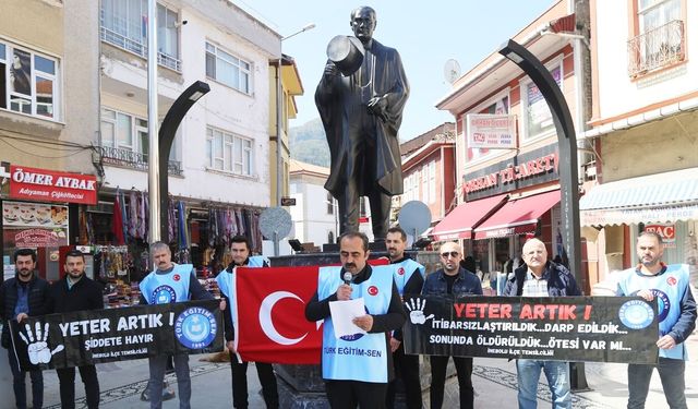 Kastamonu'da okullar açılmadı: Eğitimciler eylemde!
