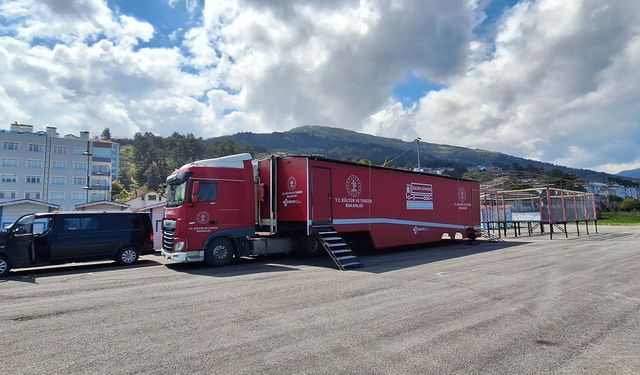Gezen Sinema Tırı İnebolu’da Öğrencilerle Buluştu