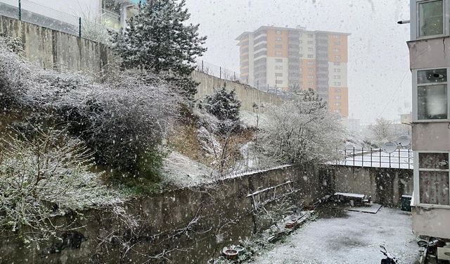 Son dakika: Kastamonu merkez beyaza büründü