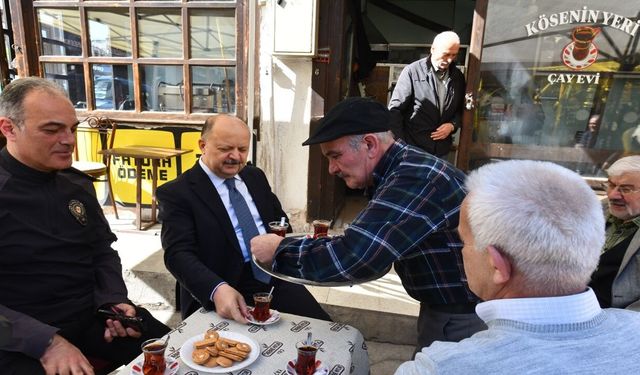Kastamonu Valisi Meftun Dallı, şehir esnafıyla buluşmaya devam ediyor