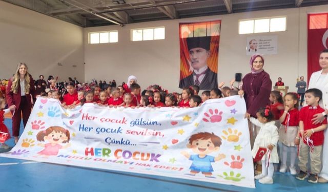 Kastamonu’nun ilçelerinde 23 Nisan coşkusu salonlara taştı