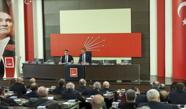 CHP Genel Başkanı Özel, İl Başkanlarını Ankara'da topladı