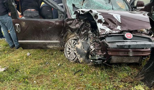 Kastamonu’da Feci Kaza: Traktör Parçalandı, 5 Yaralı