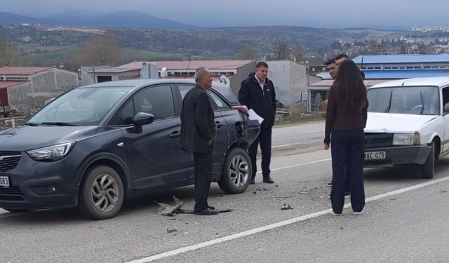 Son dakika! Taşköprü sanayi sitesinde kaza: İki otomobil çarpıştı