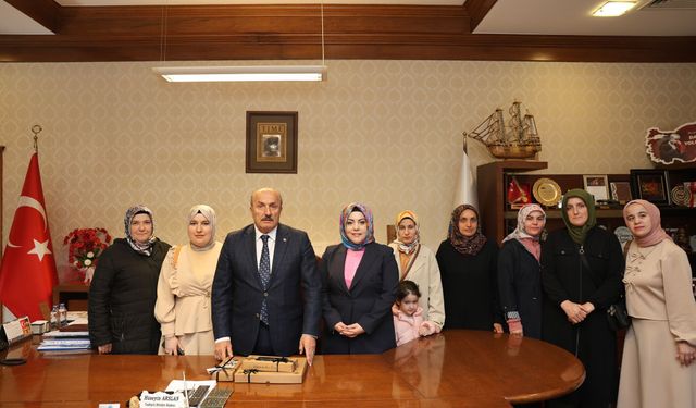 Taşköprü’de El Sanatları Kursiyerlerinden Belediye Başkanı’na Ziyaret