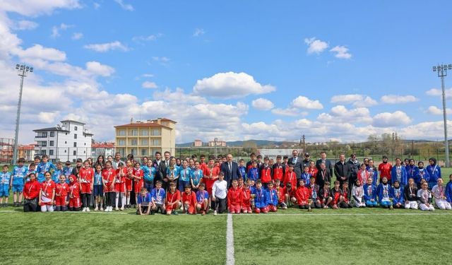 Taşköprü'de Ragbi İl Birinciliği heyecanı: Kaymakam Demirdağ'dan gençlere destek!