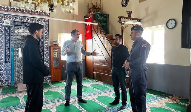 Taşköprü'nün köyünü ziyaret etti: Vatandaşların taleplerini dinledi