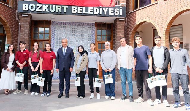 Bozkurt’ta 19 Mayıs coşkusu: Gençler Belediye Meclisinde söz aldı