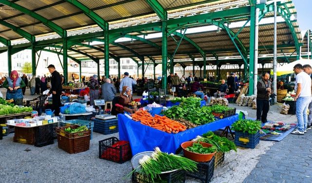 Taşköprü Cuma Pazarı’nda bahar hareketliliği: İşte güncel fiyatlar