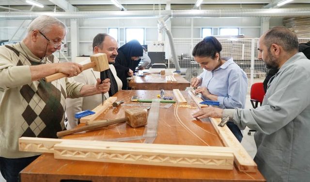 Kastamonu'da ahşap oyma sanatının geleceği kurtuluyor