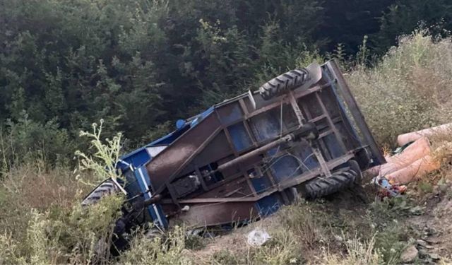 Kastamonu’da korkutan kaza: Pat pat devrildi, 5 kişi yaralandı