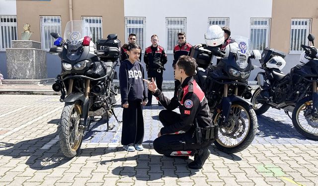 Kastamonu’da Yunus Timleri okula gitti: Durum bambaşka!