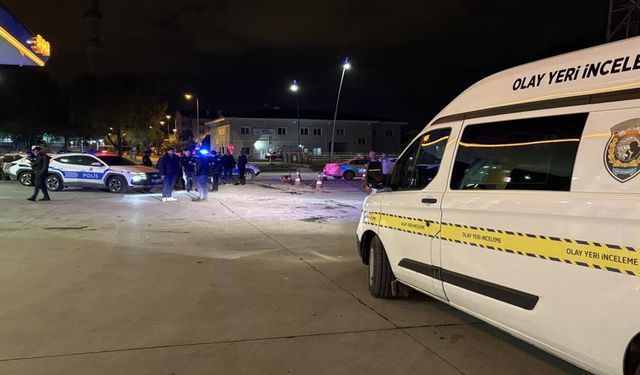 Akaryakıt istasyonunda bıçaklı kavga: 1 ölü, 2 yaralı