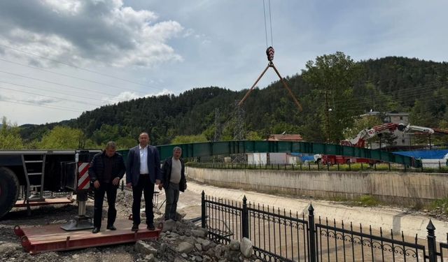 Kastamonu’da selde yıkılmıştı: Yaya köprüsü yeniden yükseliyor