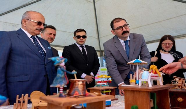 Taşköprü’de TÜBİTAK 4006 Bilim Fuarı Projeleri Sergilendi