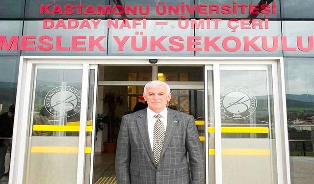 Kastamonu'da 42 yıllık sağlık çalışanı 62 yaşında üniversite mezunu oldu