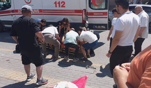 Komşuda motosiklet ile otomobil çarpıştı