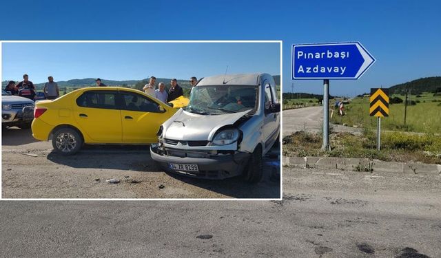Son dakika..! Pınarbaşı Azdavay kavşağında feci kaza: Yaralılar var