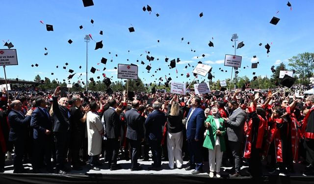 Kastamonu Üniversitesi 4 binden fazla mezun verdi