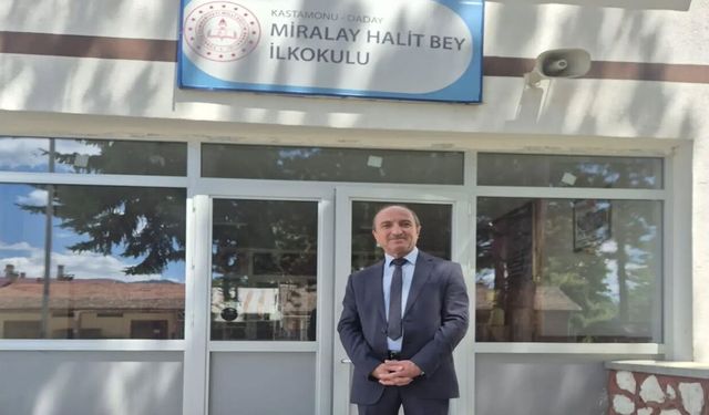 Kastamonu'da duygulandıran veda: Eğitimci Nihat Haliloğlu yeni görevine uğurlandı