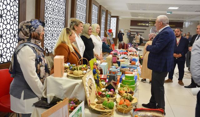 Kastamonu’da ruh sağlığı danışanlarının el emeği ürünleri sergilendi
