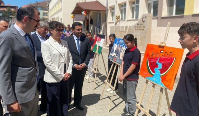 Taşköprü’de Alatarla Ortaokulu yıl sonu resim sergisi açıldı