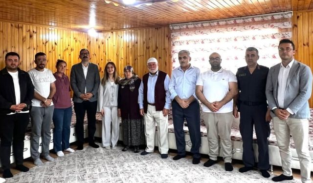 Taşköprü’de gönüllere dokunan ziyaret: Şehit babası Babalar Günü’nde yalnız bırakılmadı