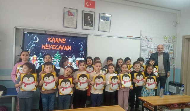 Taşköprü’de karne sevinci bu kez civciv hediyesiyle katlandı