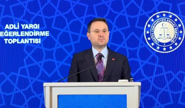 Bakan Gürlek, 81 ilin Cumhuriyet başsavcılarıyla bir araya geldi