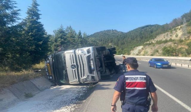 Son dakika: Kastamonu plakalı tır Bilecik’te faciadan döndü!