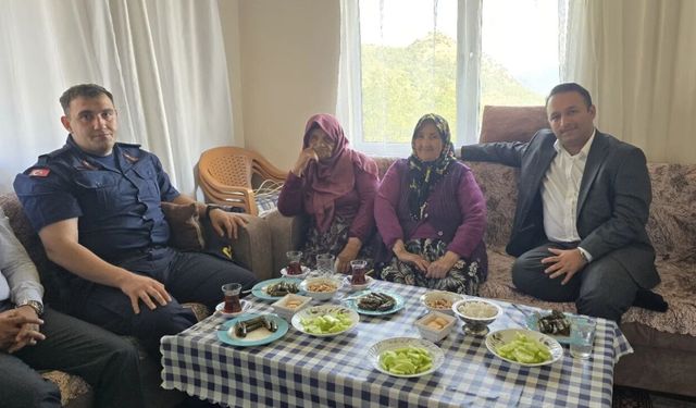 Hanönü Kaymakamlığı'ndan örnek çalışma: Yalnız yaşayan vatandaşlar ziyaret ediliyor
