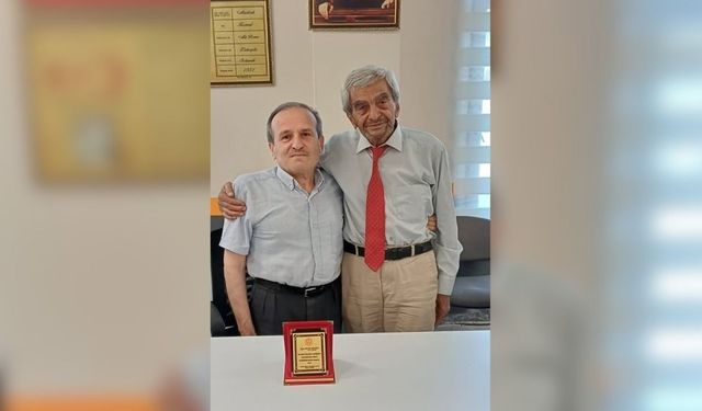 Hanönü’de 30 yıllık hizmete vefa plaketi