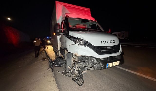 Kamyonet ile motosiklet çarpıştı: 23 yaşındaki genç hayatını kaybetti