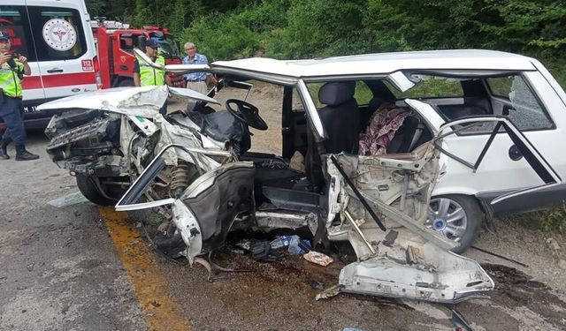 Feci kazada can pazarı: Kastamonu plakalı tıra çarptı