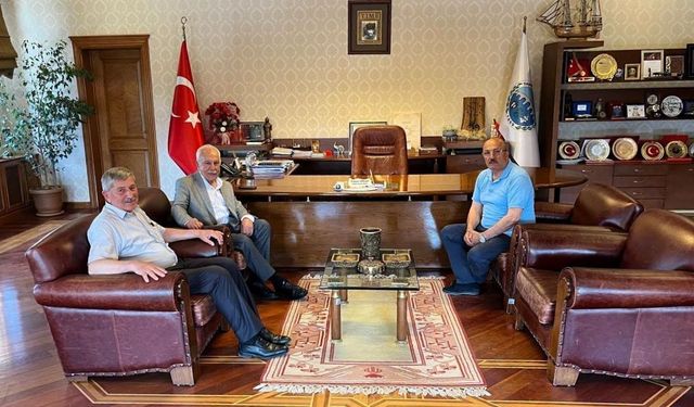 Kastamonulu eski Bakan Başesgioğlu’ndan Başkan Arslan’a ziyaret