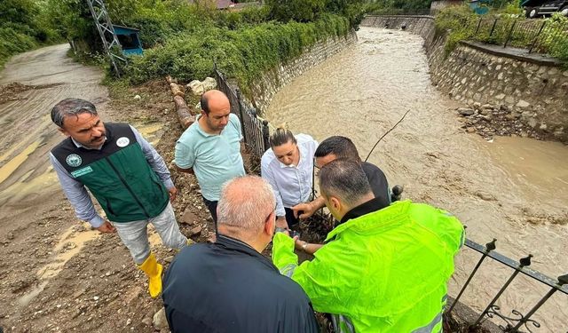 Milletvekili Ekmekci selin vurduğu Cide’de sahaya indi: ‘El birliğiyle çalışıyoruz’